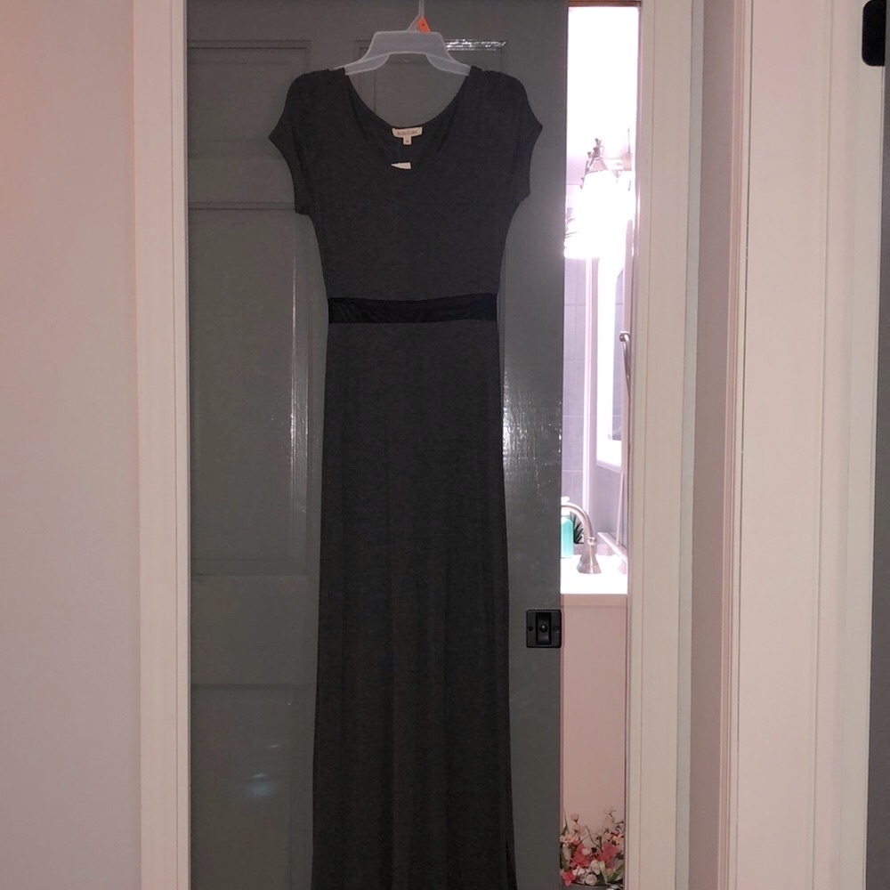 Long dress, short sleeve, size M, NWT